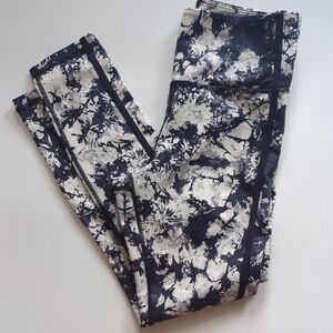 ZYIA Black and White Floral Jeggings